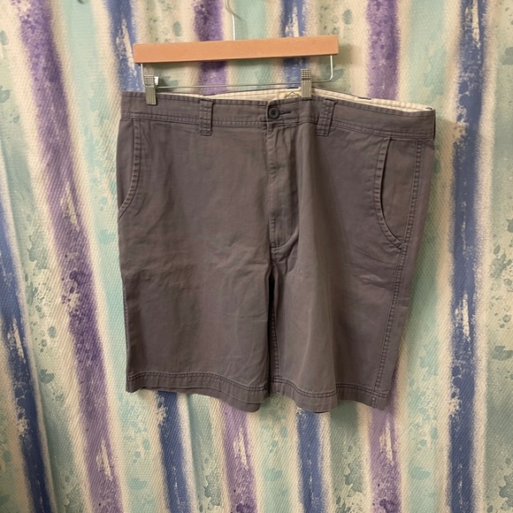St. John's Bay Other - St Johns bay men’s cargo shorts size 42